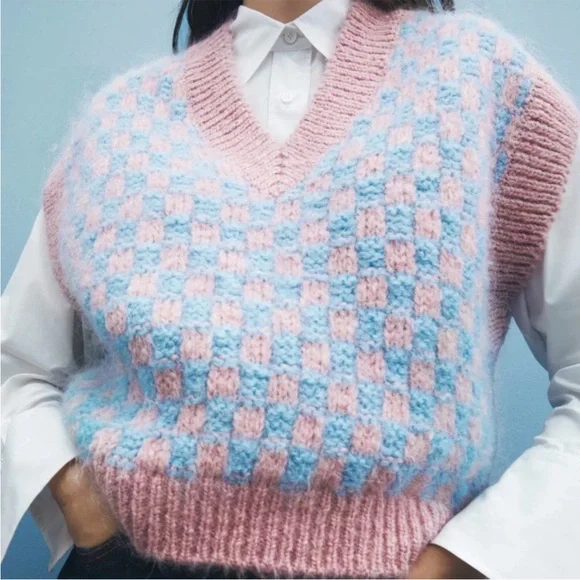 Pink and Blue printed knit Sweater Vest - Picture 3 of 12